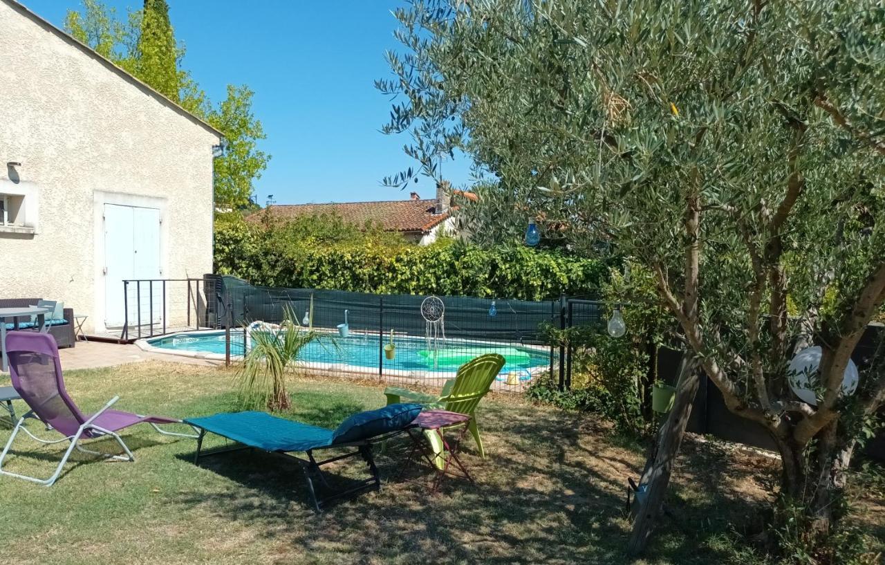 Chambres D'Hotes & Jacuzzi - A L'Ombre Des Amandiers Saint-Martin-dʼArdèche Exteriör bild