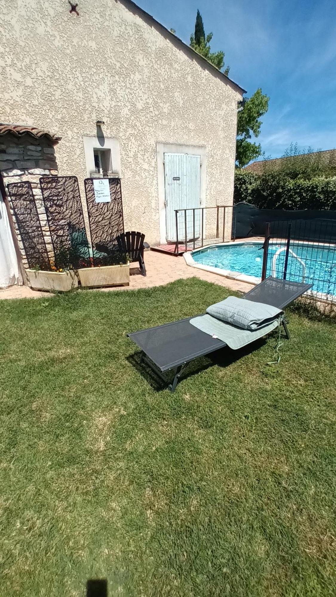 Chambres D'Hotes & Jacuzzi - A L'Ombre Des Amandiers Saint-Martin-dʼArdèche Exteriör bild